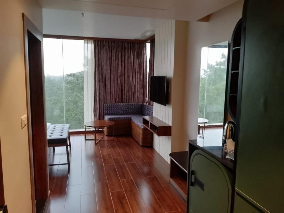 The Convoy Hotel Dibrugarh Exteriér fotografie