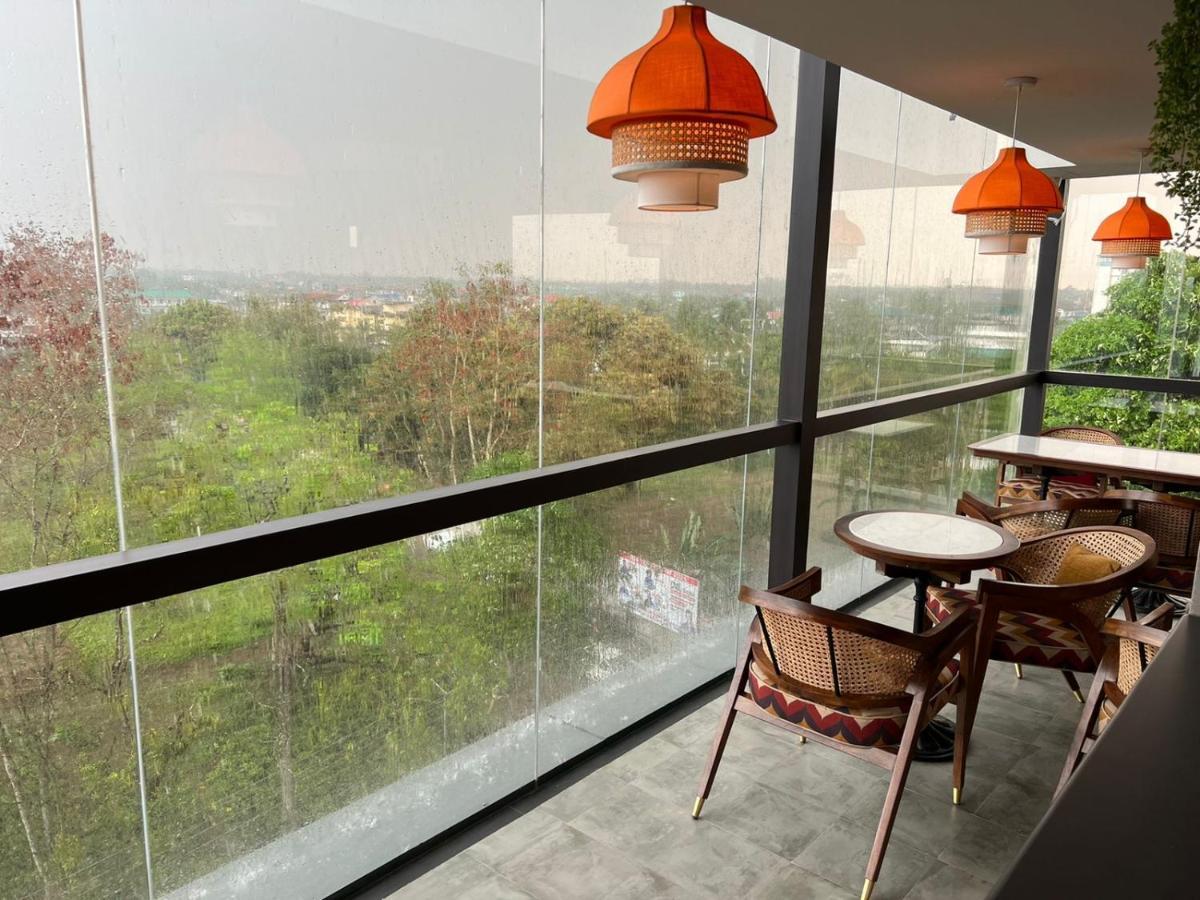 The Convoy Hotel Dibrugarh Exteriér fotografie