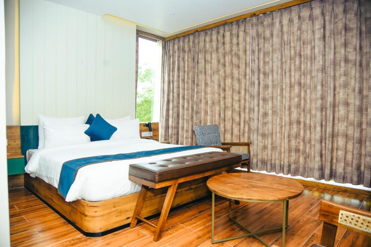 The Convoy Hotel Dibrugarh Exteriér fotografie