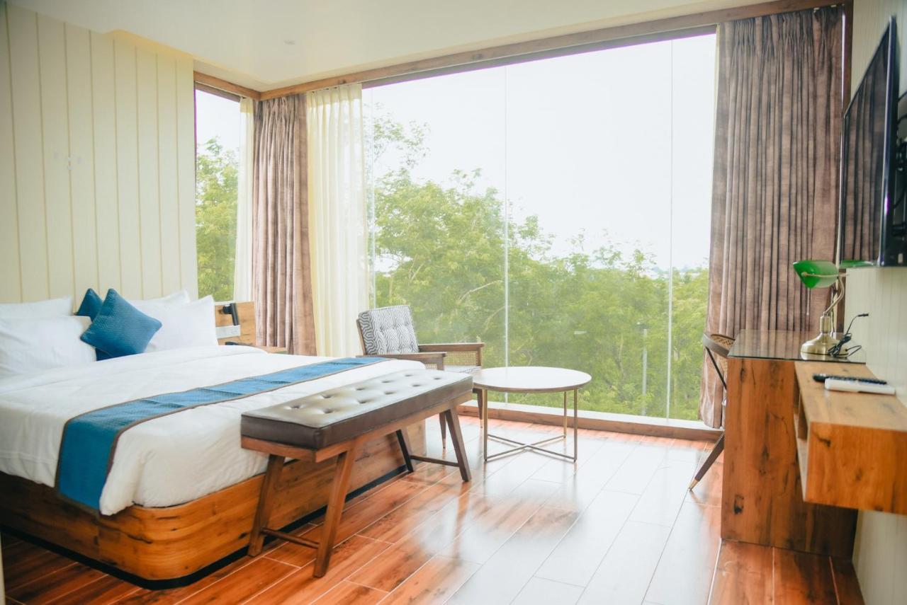 The Convoy Hotel Dibrugarh Exteriér fotografie