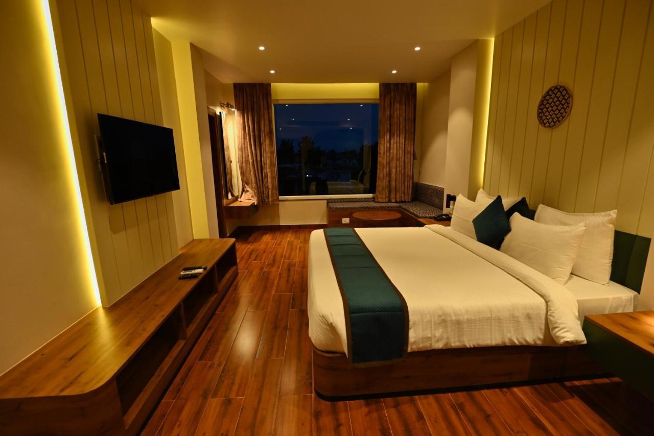 The Convoy Hotel Dibrugarh Exteriér fotografie