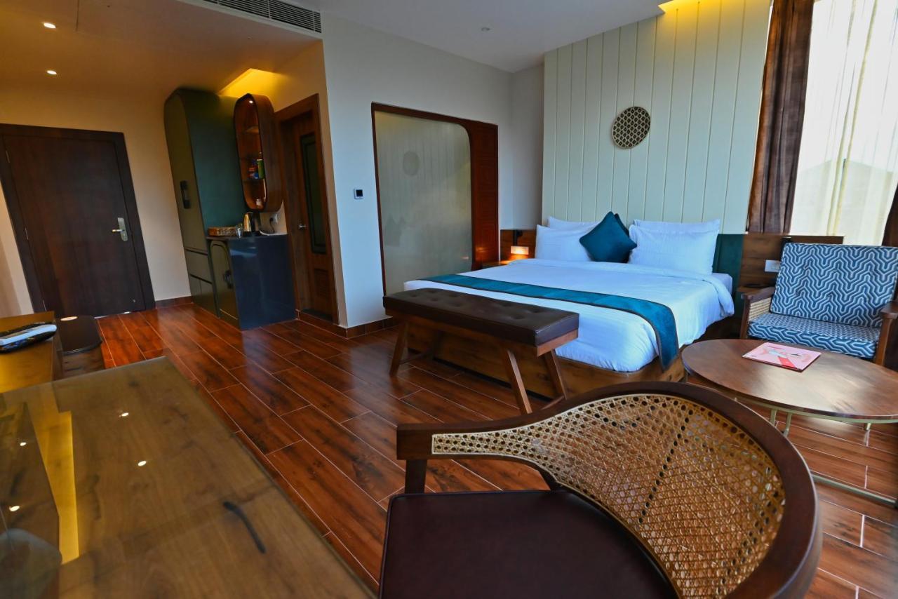 The Convoy Hotel Dibrugarh Exteriér fotografie